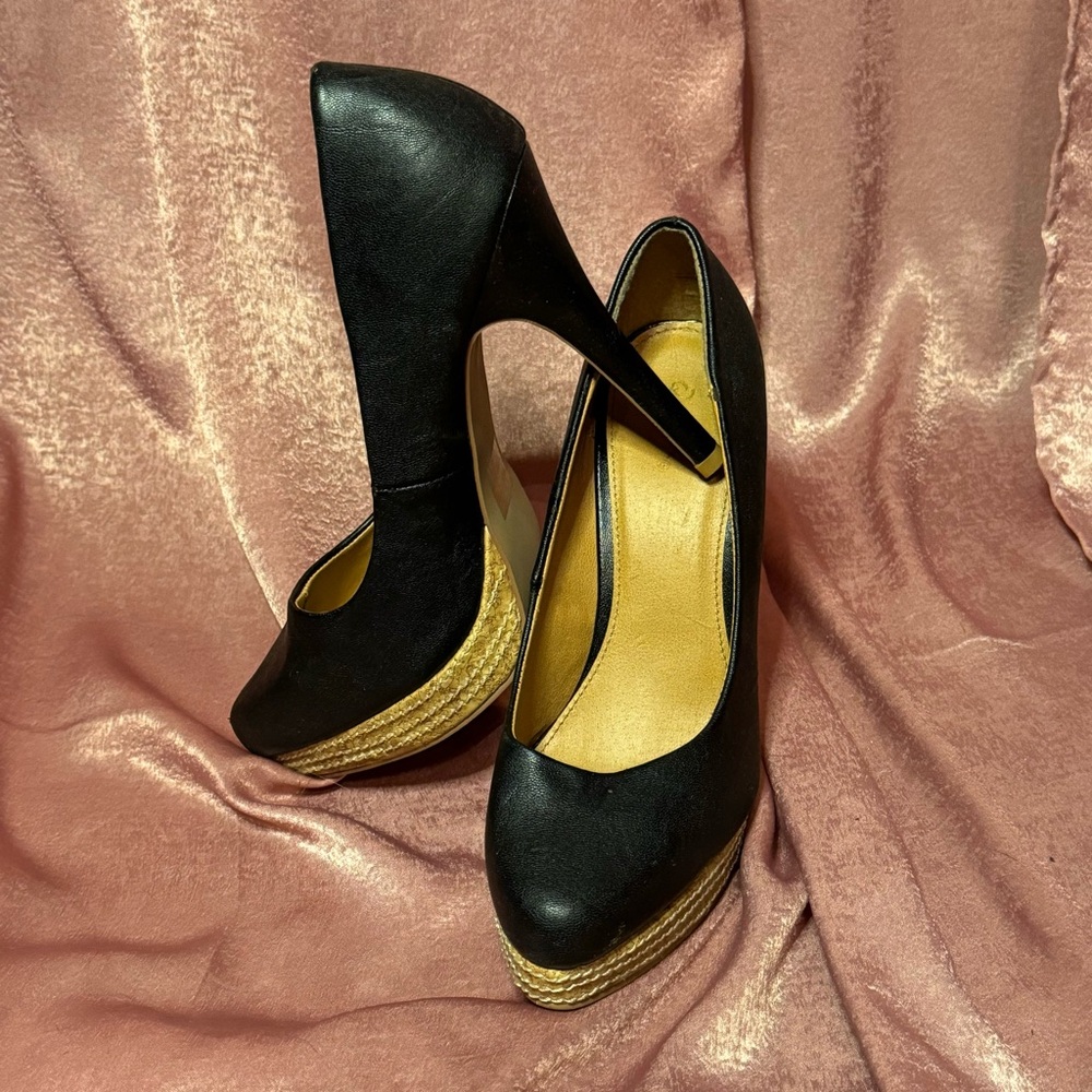 Woven platform pumps by Qupid sz 9